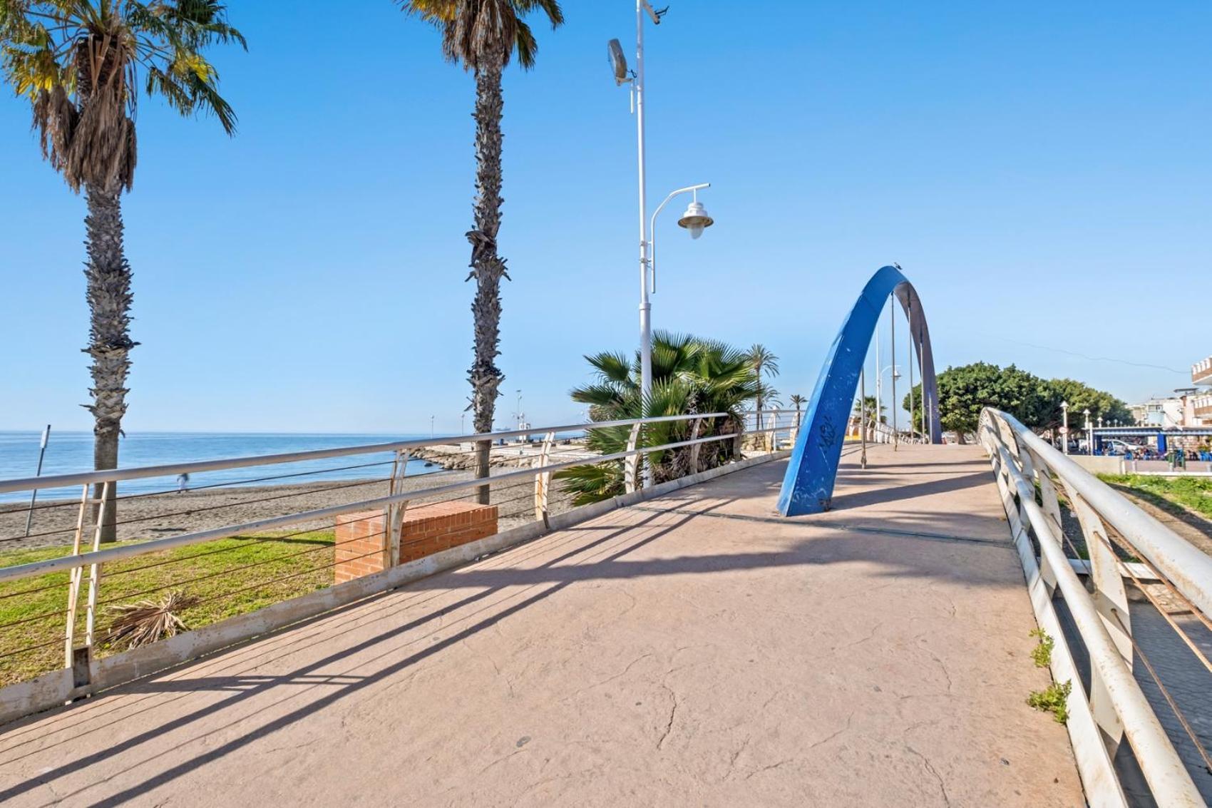 Apartamento Frente A La Playa Малага Экстерьер фото